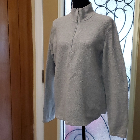 Gray fleece pullover 🛍3 For $15🛍 - Picture 3 of 7